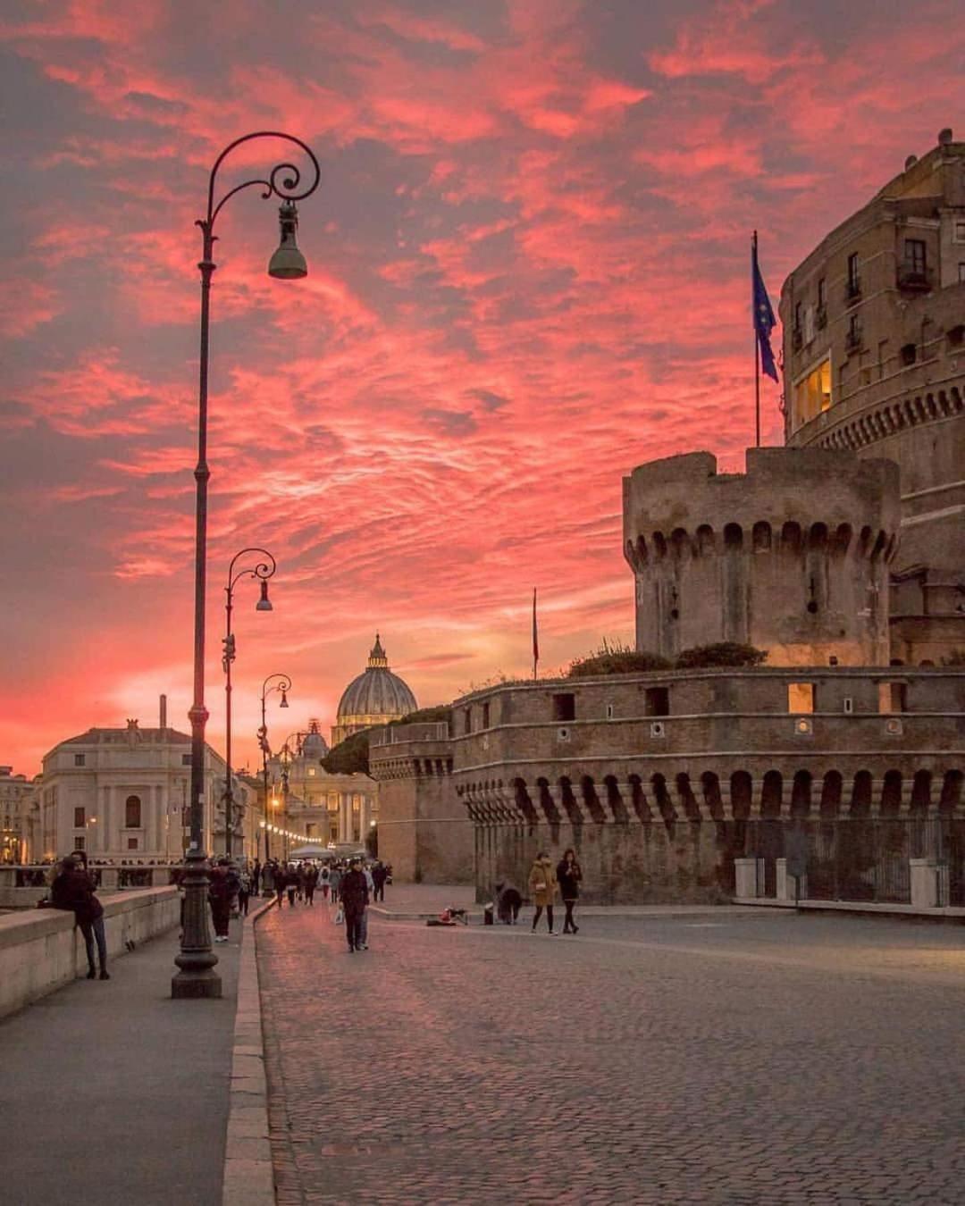 Rome Holiday Guesthouse *